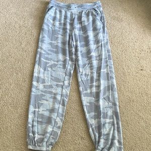 Athleta Girl Blue Camo Sweatpants Size Large 12